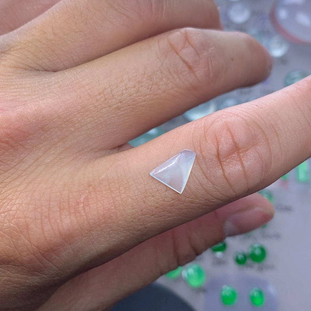 【闪购商品】翡翠颈饰未镶嵌