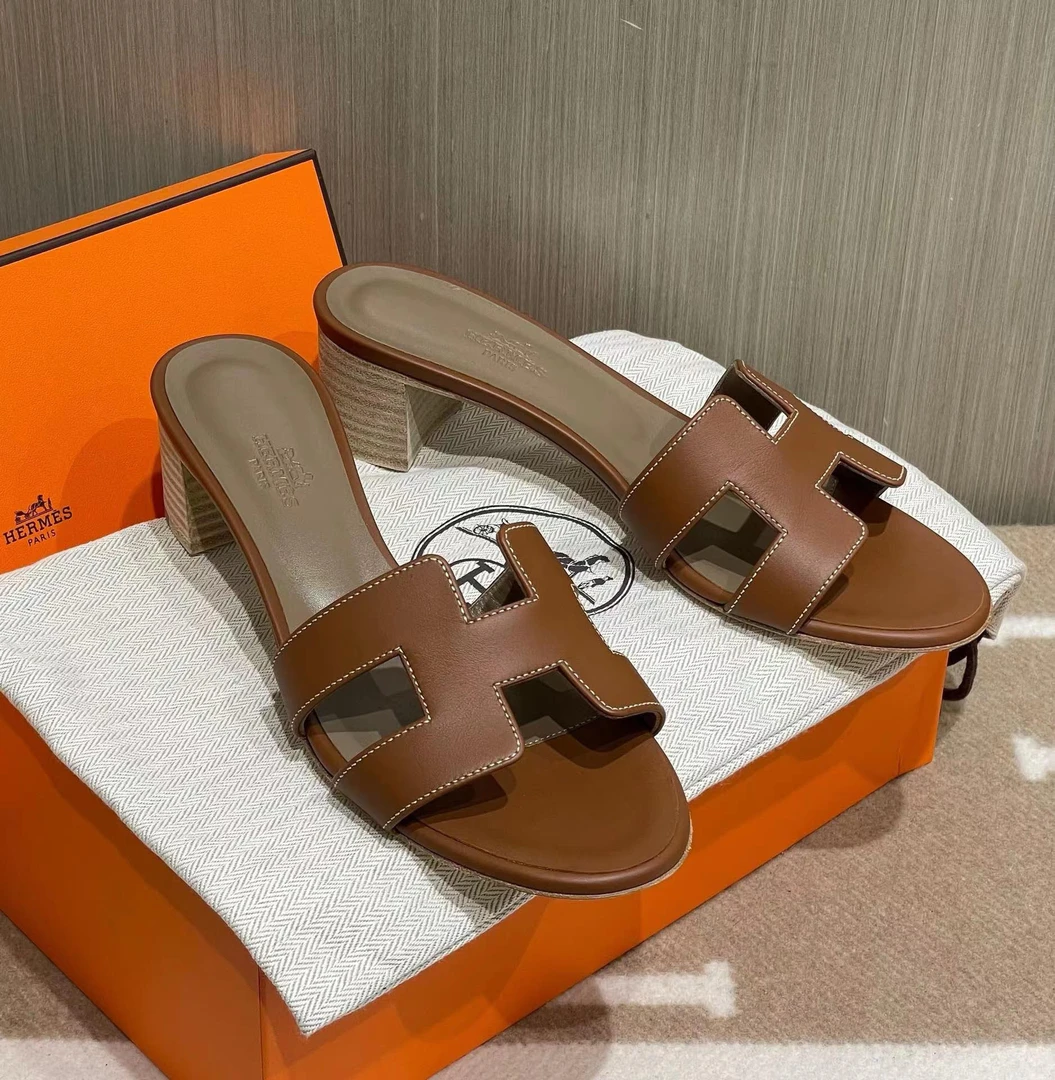 全新未使用 Hermes/爱马仕 经典金棕色H高跟粗跟拖鞋 全新全套
