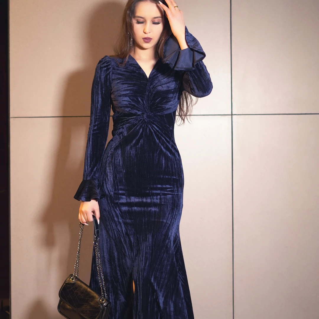 版小 拍大一码）2024年款款订婚礼服女宴会秋冬性感气质显瘦