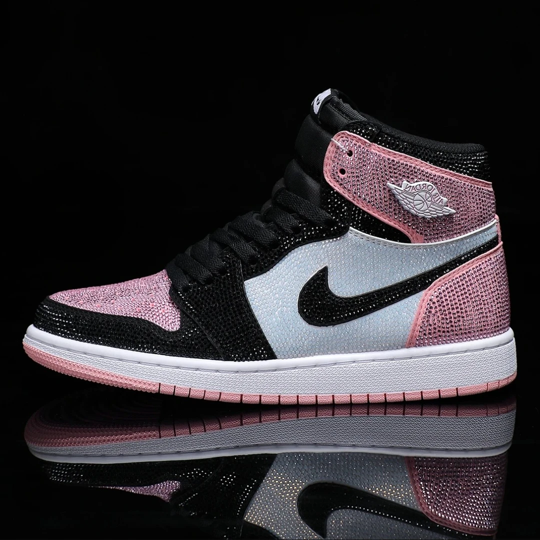 NIKE/耐克Air Jordan 1高帮黑粉脚趾满钻情侣时尚潮鞋【定制球鞋】