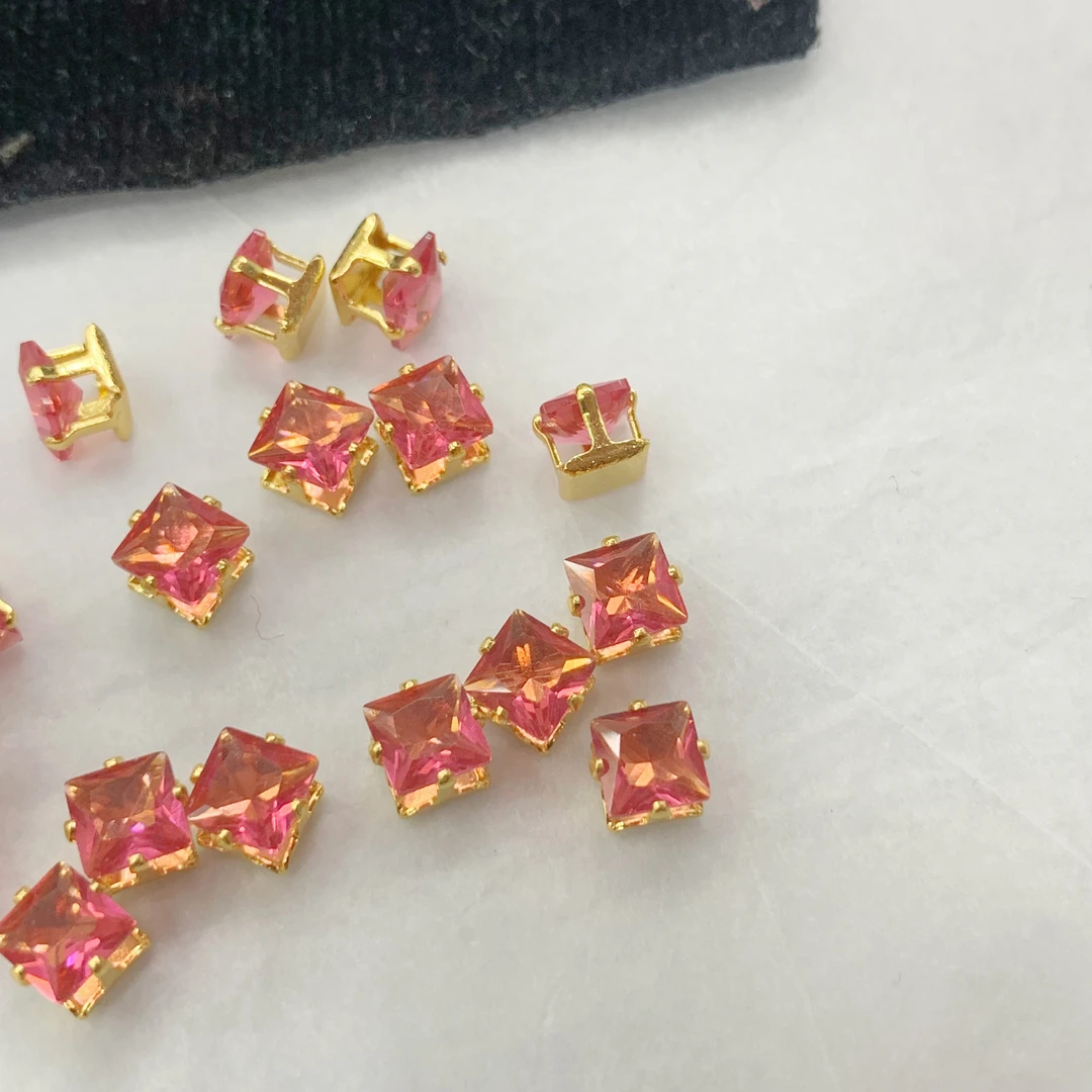 左夕ZX11【50颗金底玫红卡5方形爪钻】铜镀金DIY饰品配件反夹爪钻