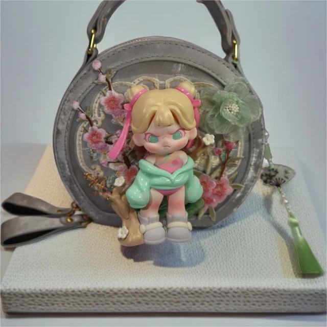 寻寻觅密 特色创意潮玩设计师原创包包 - 明款拍