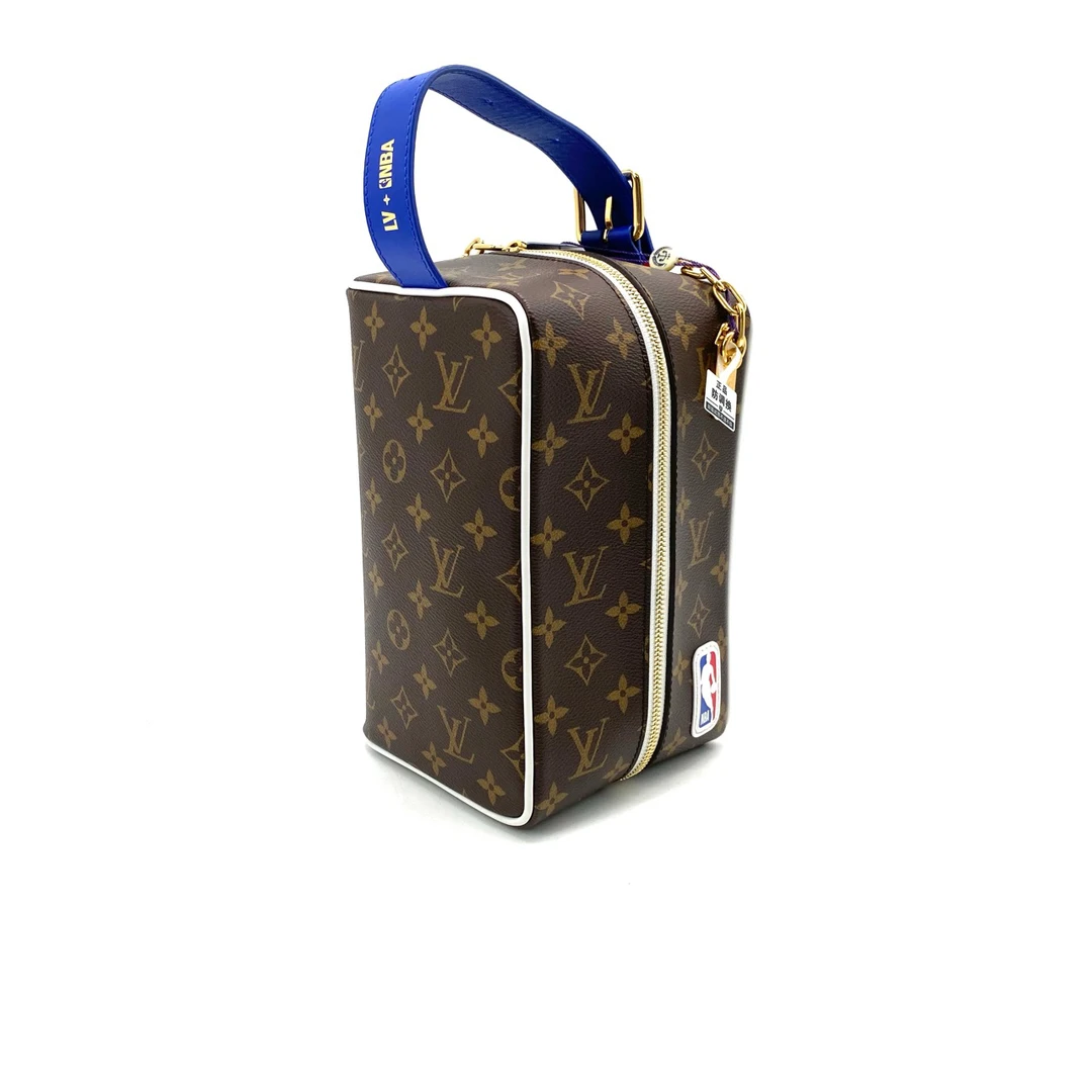 99新 LouisVuitton/路易威登 NBA联名老花洗漱包手提包 尺寸24/15