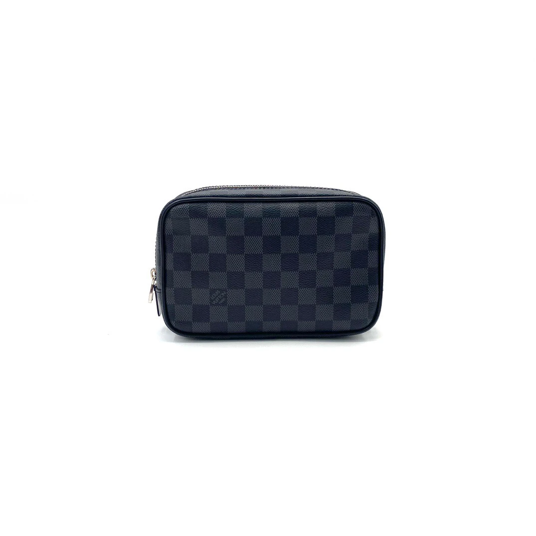 95新 LouisVuitton/路易威登 黑棋盘格洗漱包 尺寸20/13男士 经典