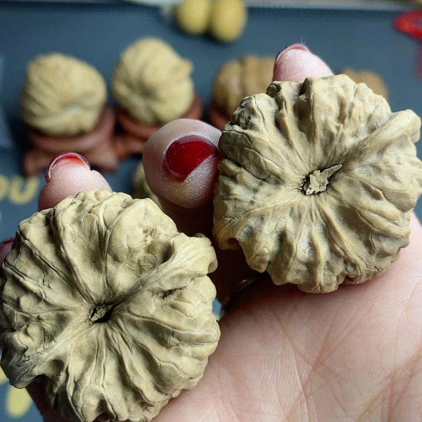 【闪购商品】文玩核桃吊坠万**意