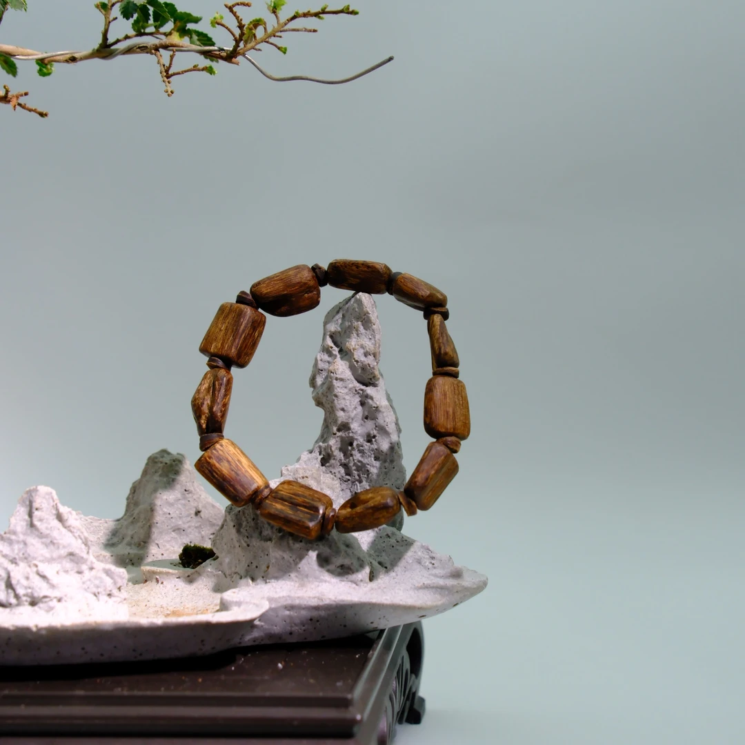 奇楠沉香沉水文莱留疤老料单圈多样性发一条序号17