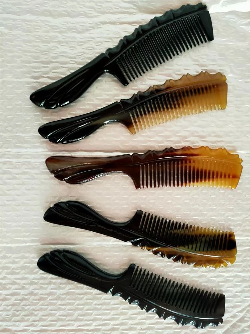 牦牛  牛角梳子  梳头部