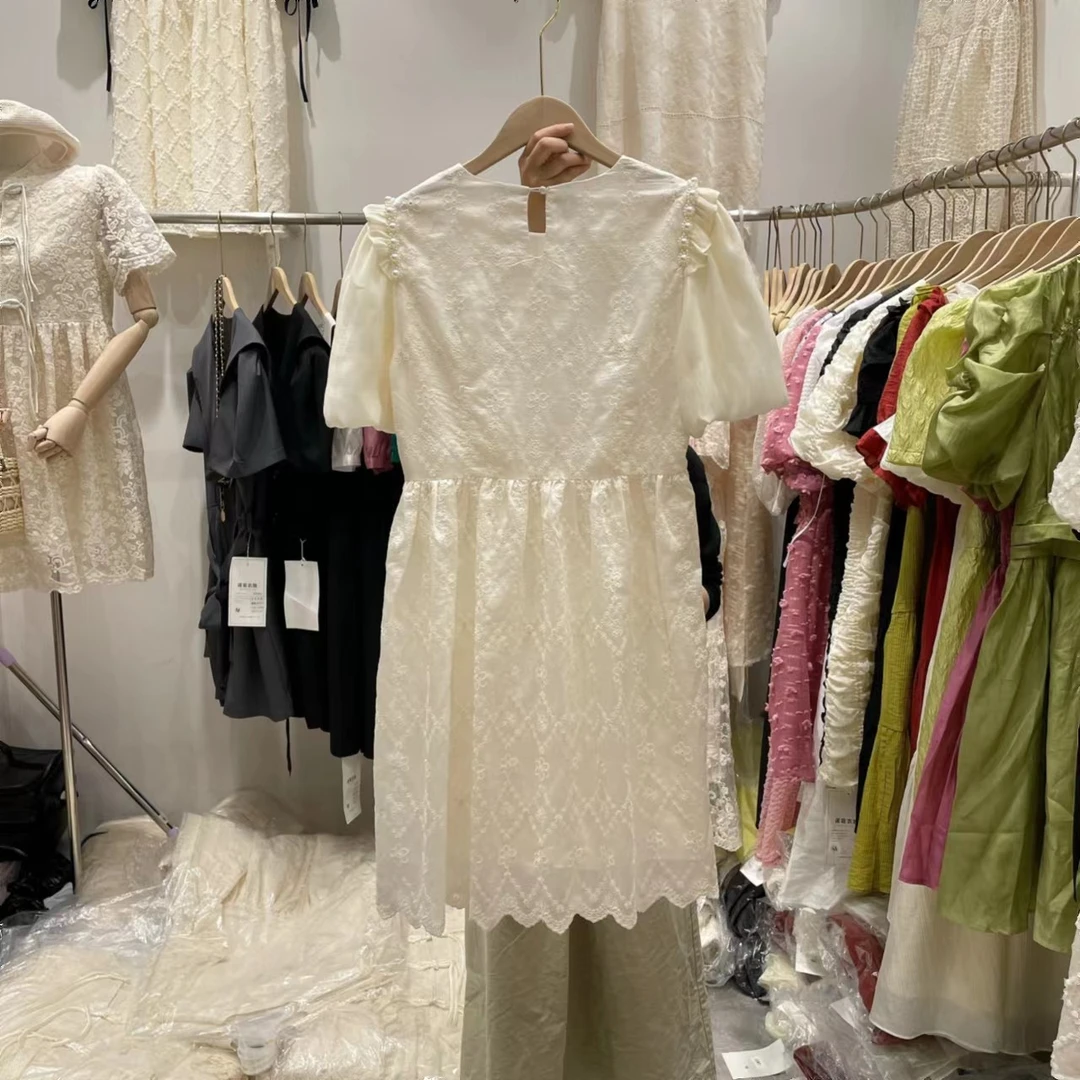 B22139 法式木耳边钉珠泡泡袖连衣裙