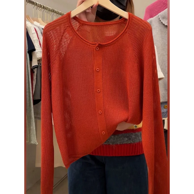 松弛感满满，好看怒推！秋季时尚韩系设计红色卷边慵懒风圆领针织衫