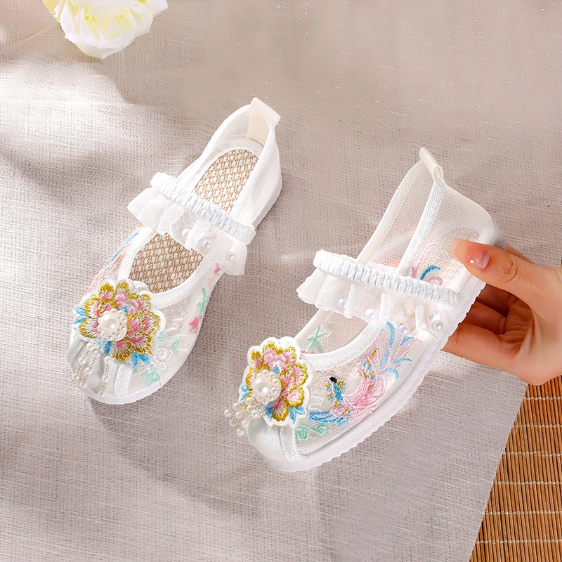 汉服鞋子女童2025夏季新款网纱古风凉鞋软底六一儿童节演出绣花鞋