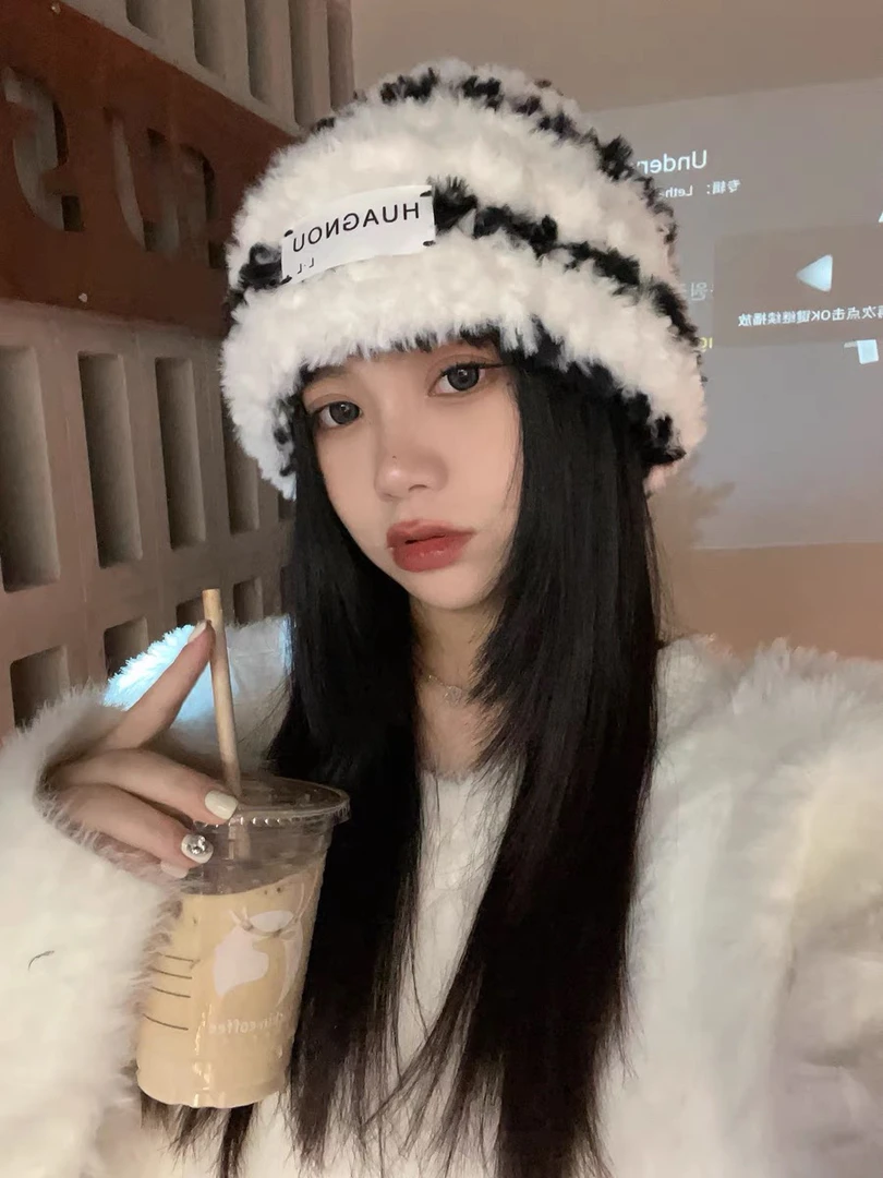 2023韩版秋冬保暖加厚毛毛条纹方圆脸显脸小女网红百搭套头帽子潮