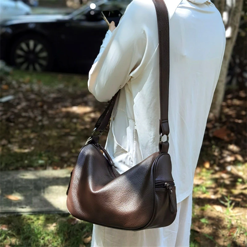 仪迪高级质感小众真皮饺子包包女斜挎包简约百搭大气复古牛皮单肩