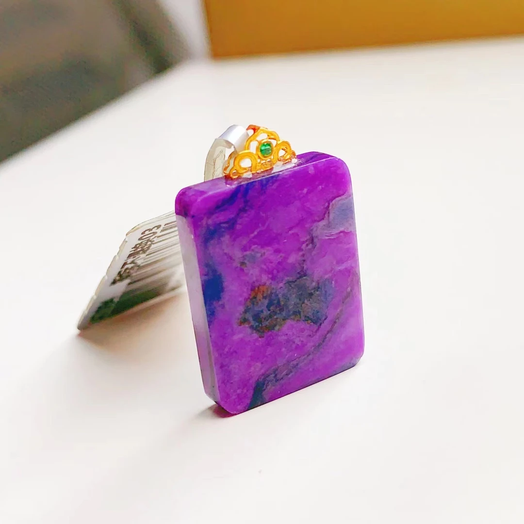 匡氏K姐 18K舒俱来无事牌吊坠 Z-HL-A7094（多样性发一）