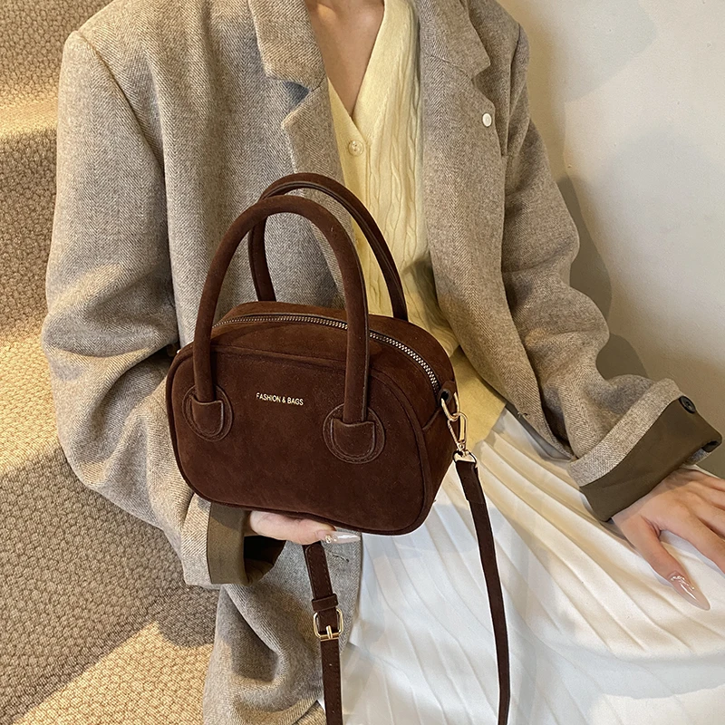 手拎复古磨砂保龄球包女2024秋冬新款时尚休闲单肩包小众设计女包