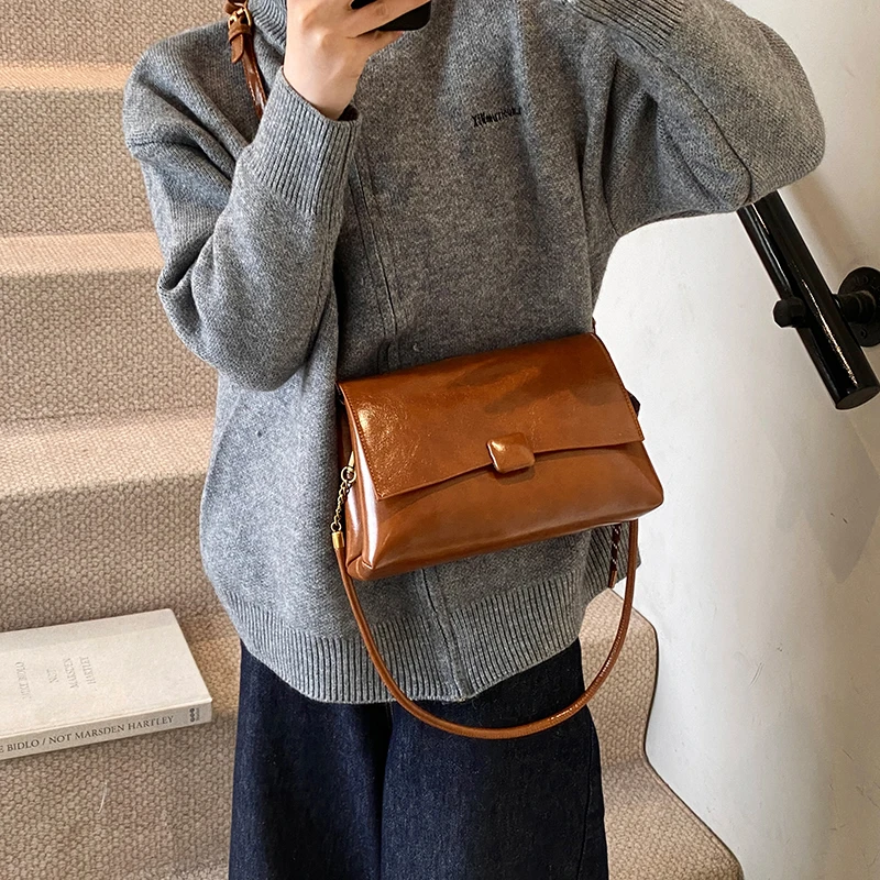 腋下包包女式2025年初春潮高级感复古美拉德单肩包通勤斜挎小方包