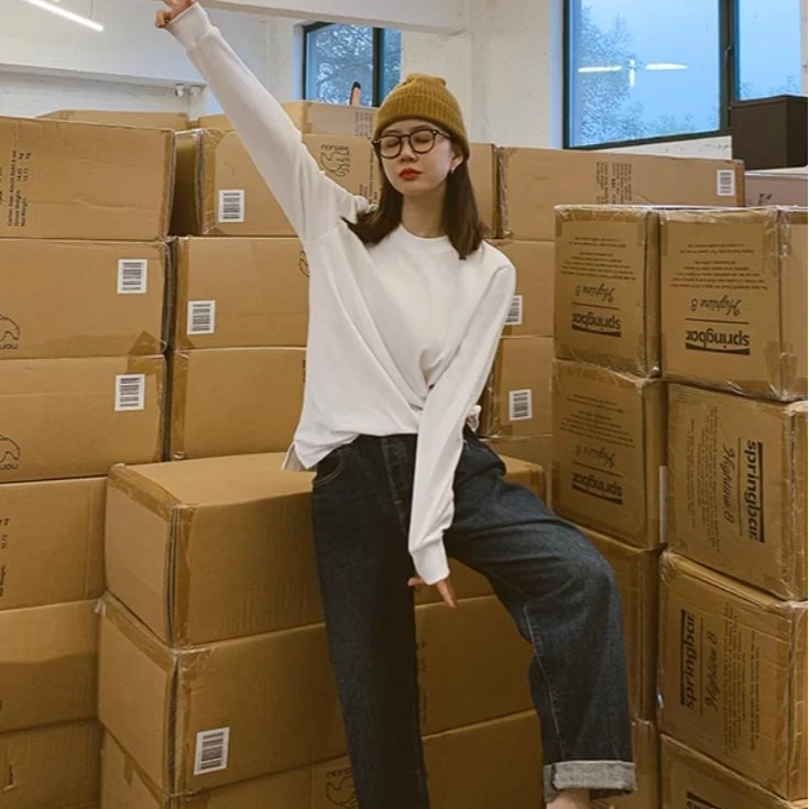 秋冬内搭白色长袖t恤宽松圆领磨毛纯棉减龄亲肤上衣百搭打底衫