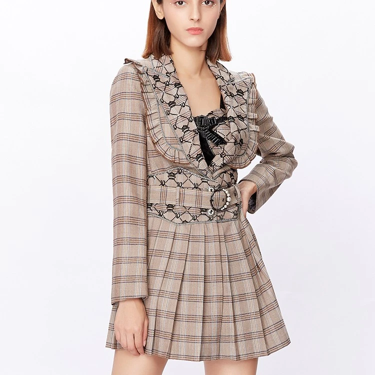 LULUALWAYS复古翻领格子百褶外套LMC1040