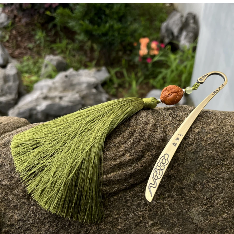 核雕鱼戏莲叶书签纯手工《心与核》配套书签