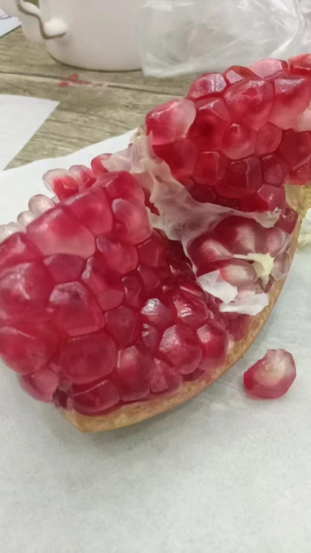 18.8一个，一个在一斤左右突尼斯软籽石榴，水分足甜度高