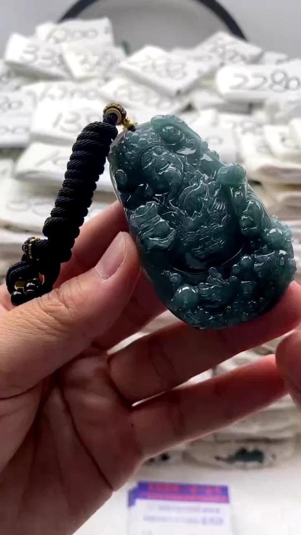【闪购商品】翡翠颈饰未镶嵌财神