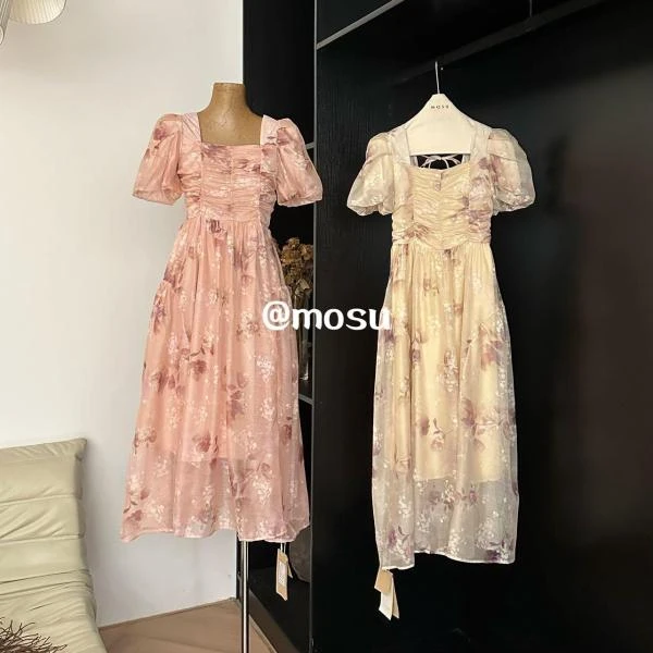 99812（mosu.新款）法式甜美露背褶皱高腰显瘦碎花连衣裙