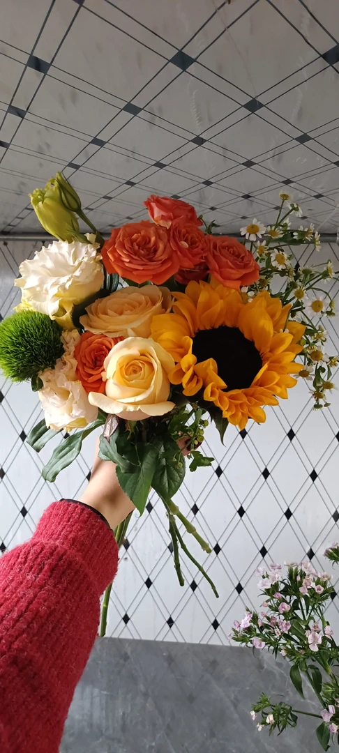 同城配送混搭瓶插花1枝向日葵 2枝香槟玫瑰配花