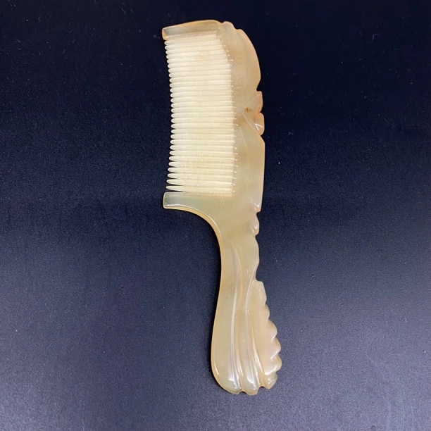黄色 加厚 精品 雕花 梳子 D107