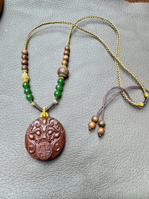 圣吉推荐木质吊坠 F092