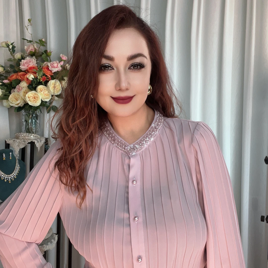 圆领订珠重工压褶长袖衬衫