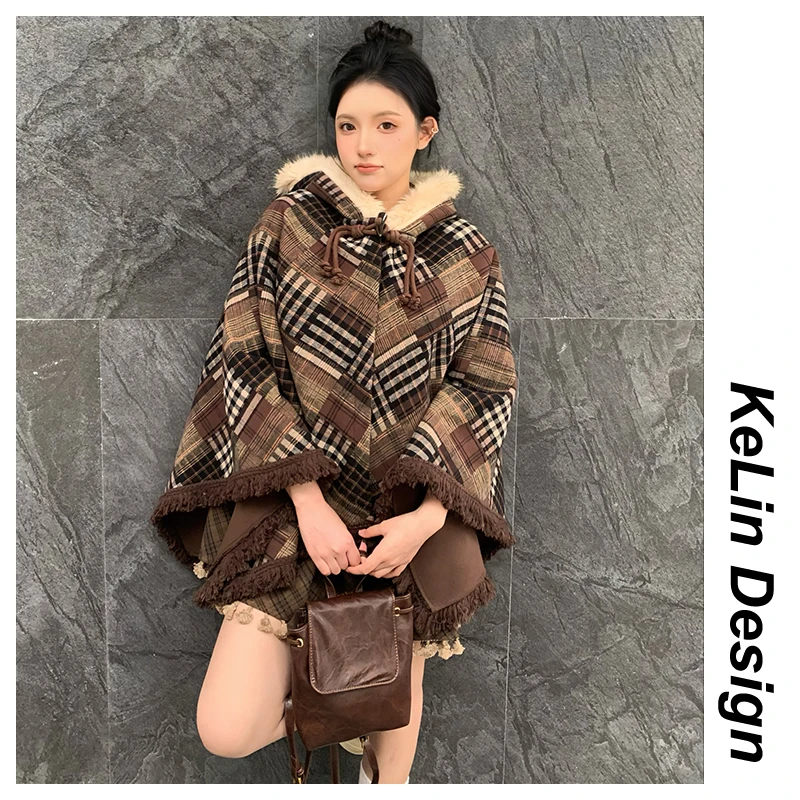 格纹斗篷开衫女2024秋冬新款休闲宽松高级感无袖披肩流苏连帽外套