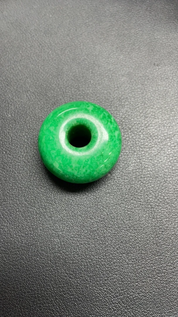 185号绿色面包扣吊坠