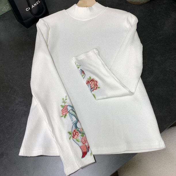 “锦鲤针织”半高领纯色打底重工刺绣长袖百搭秋冬打底衫