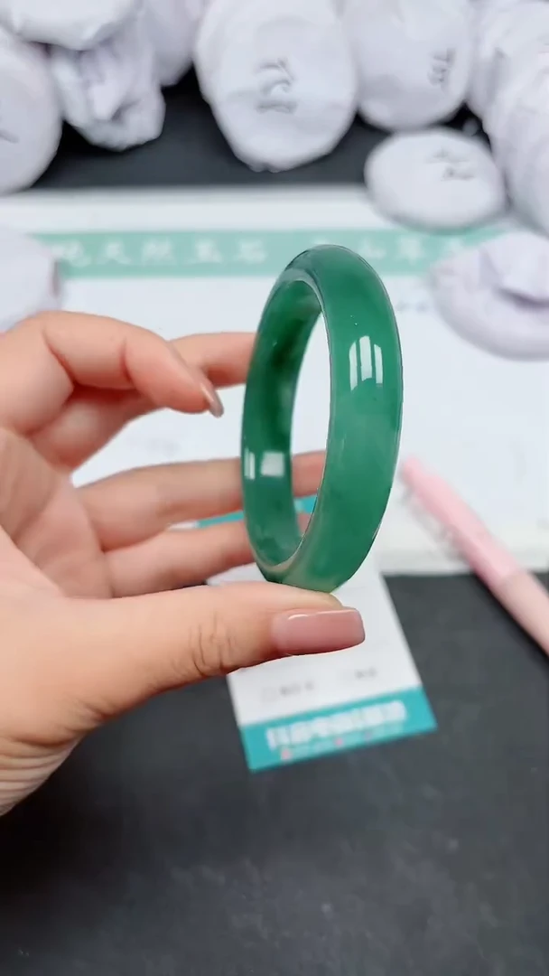 【闪购商品】石英质玉手镯未镶嵌A353