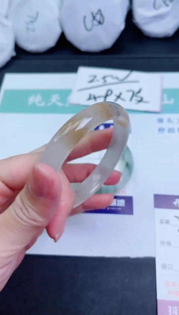 【闪购商品】石英质玉手镯未镶嵌Q238