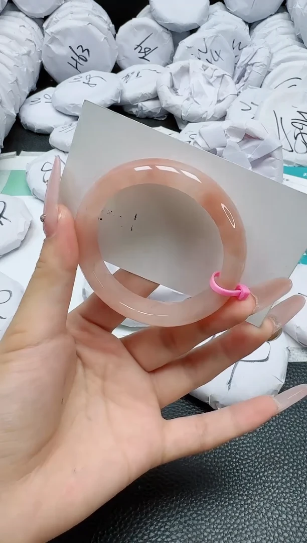 【闪购商品】石英质玉手镯未镶嵌93