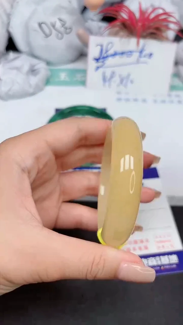 【闪购商品】石英质玉手镯未镶嵌A618