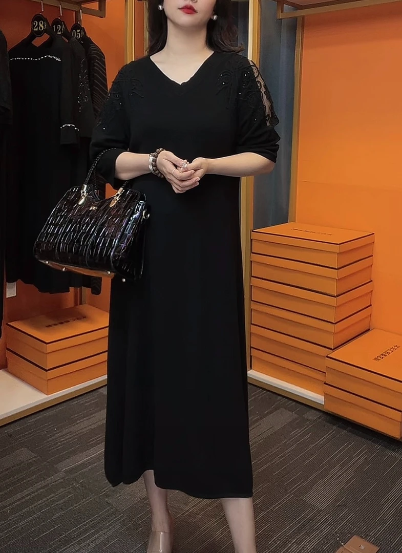 33巴黎黑金轻奢定制连衣裙大码针织女装