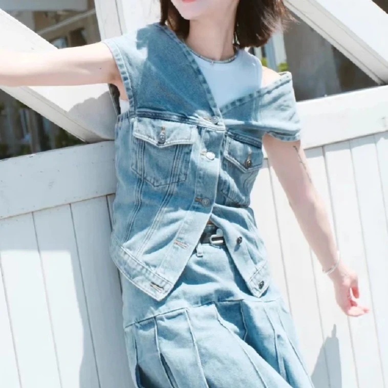 【493】｜D｜时尚无袖露肩牛仔马甲背心两件套女