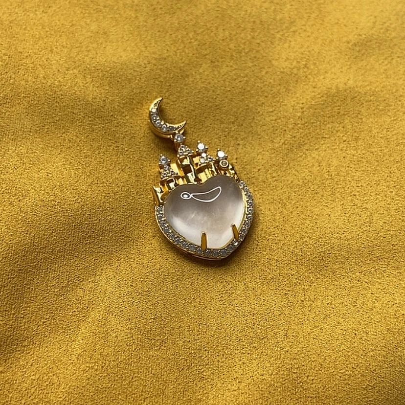 【闪购商品】石英质玉爱心城堡吊坠银S925镶嵌宽**在