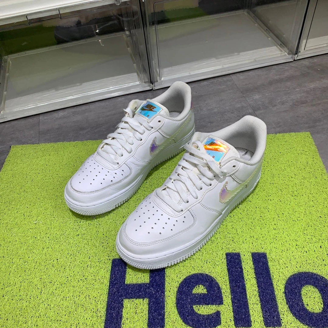 捡漏41码 AF1白镭射 95新配盒 399秒杀球鞋