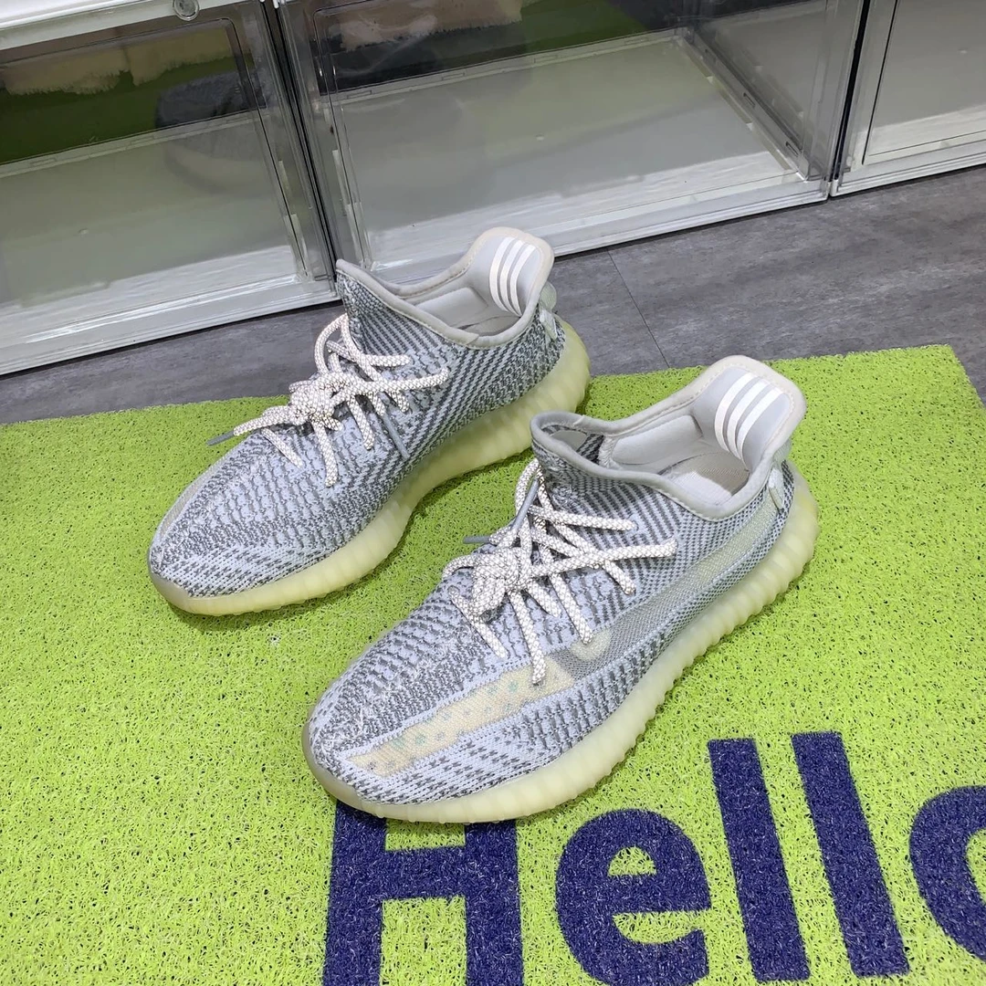 捡漏40码 yeezy350v2白天使 95新配盒 849秒杀球鞋