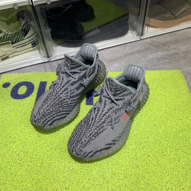 捡漏42.5码Yeezy350新灰橙95新配盒999