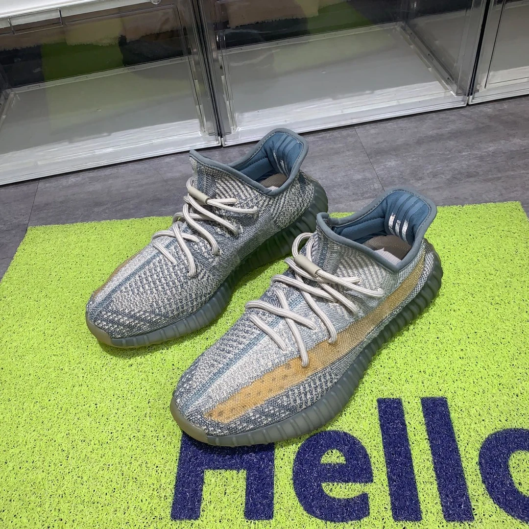 捡漏43码 yeezy350v2灰蓝 95新配盒 799秒杀球鞋