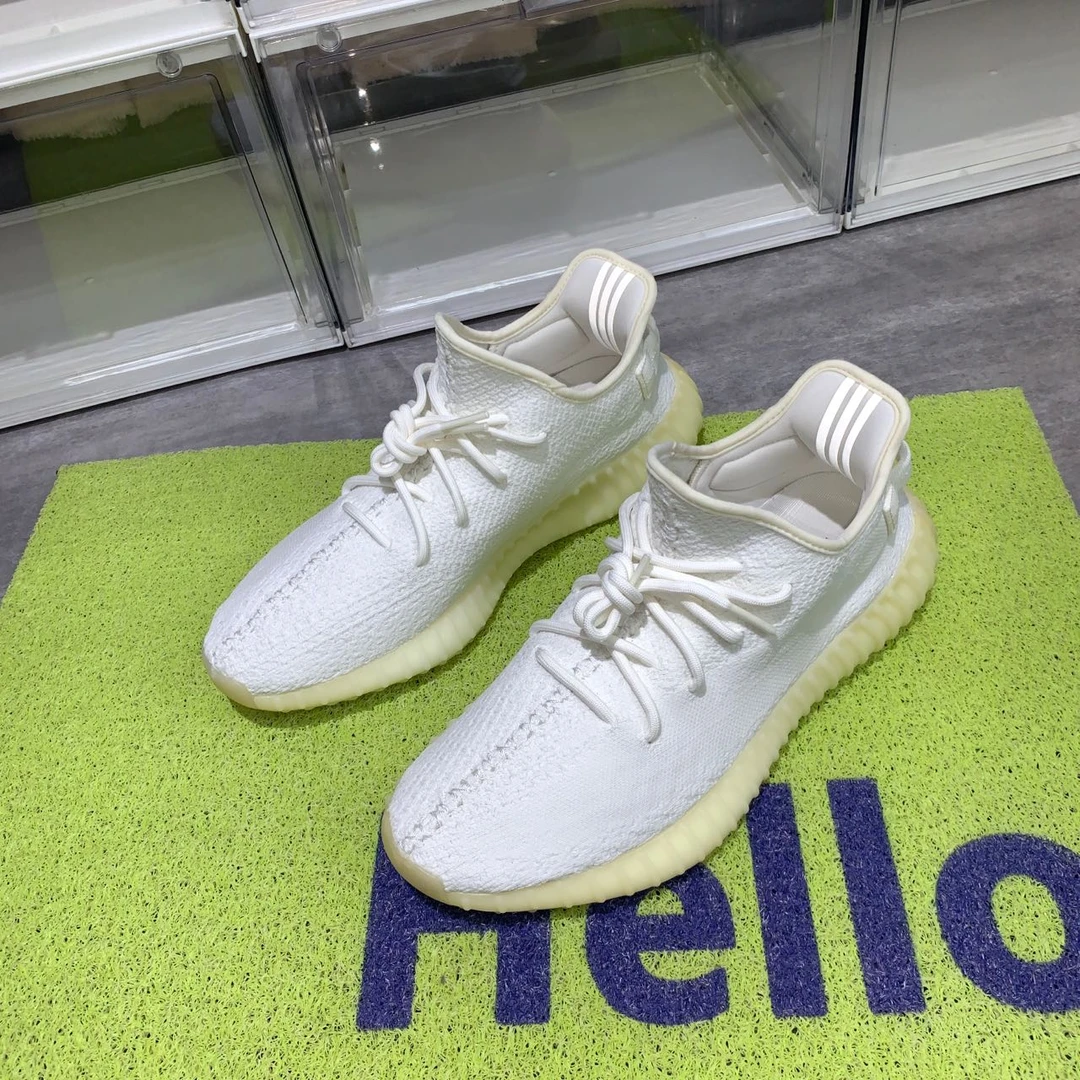 捡漏45码 yeezy350v2白冰 95新配盒 999秒杀球鞋