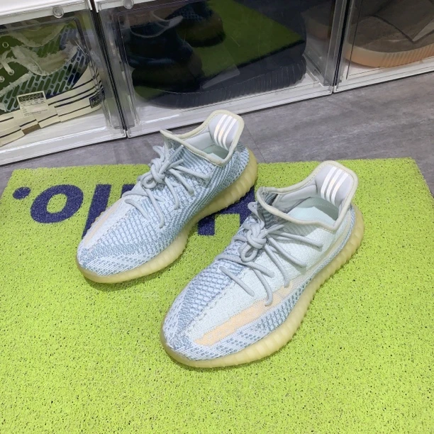 捡漏40.5码Yeezy350云冰蓝95新配盒699秒杀球鞋