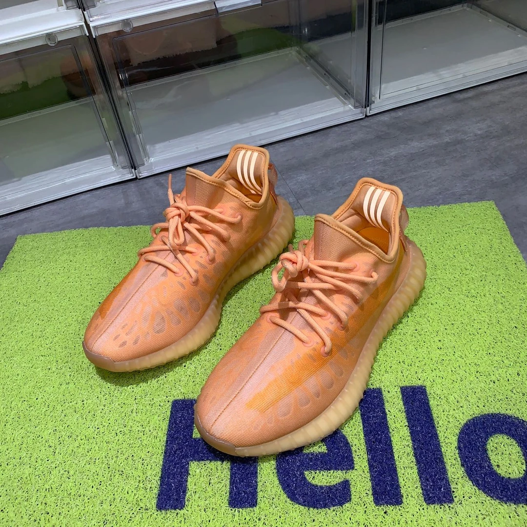 捡漏42码 yeezy350v2新粘土 99新配盒 849秒杀球鞋
