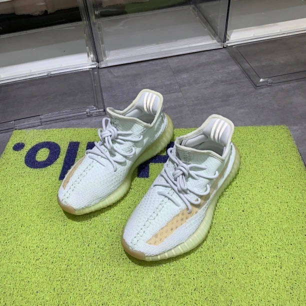 捡漏40.5码Yeezy350亚洲限定95新配盒799秒杀球鞋