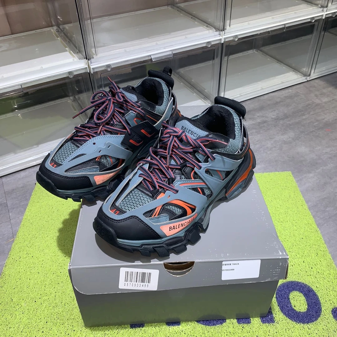 捡漏41码 巴黎世家track灰橙 95新原盒 2299秒杀球鞋