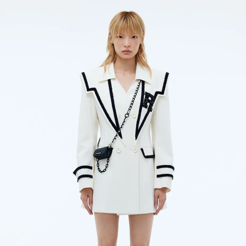 【备用链接】REVAN芮范高级感可卸披肩领外套RU70110073