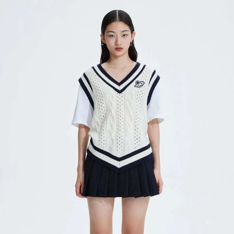 【赵老板专属】REVAN芮范学院风珠片绣毛织背心RN11202032